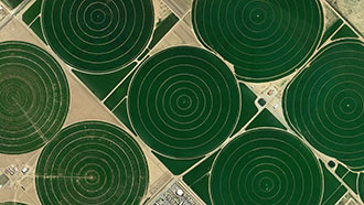 Champs circulaires, système d'irrigation à pivot central